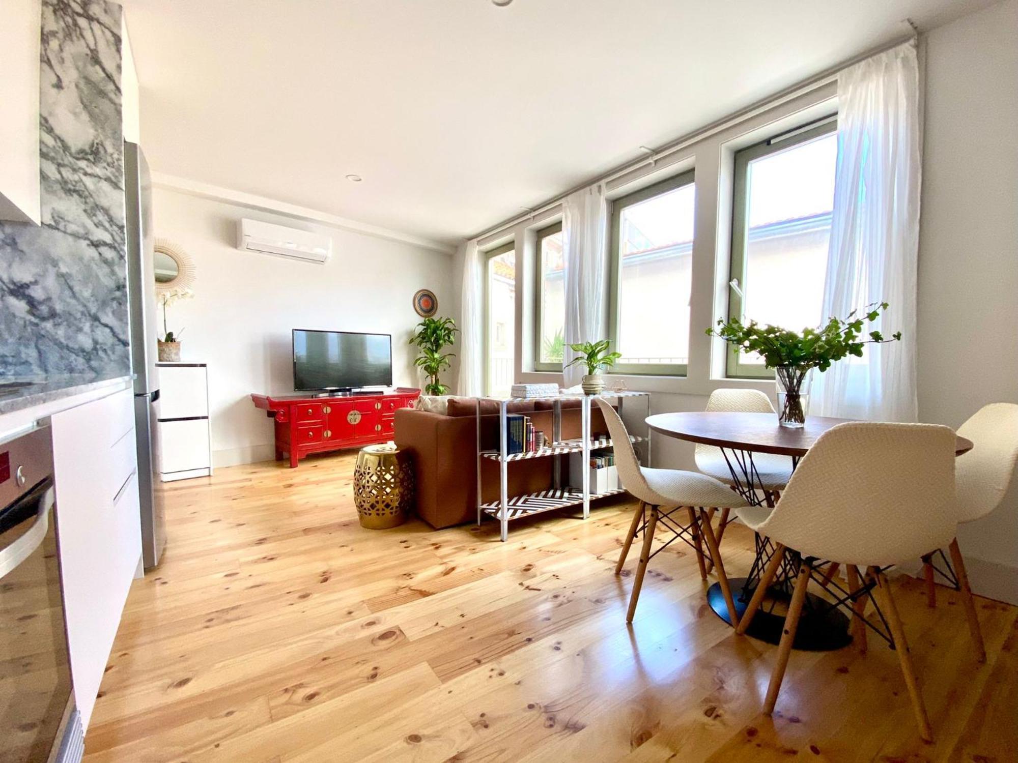 Sky Is The Limit With Ac And Balcony Apartment Porto
