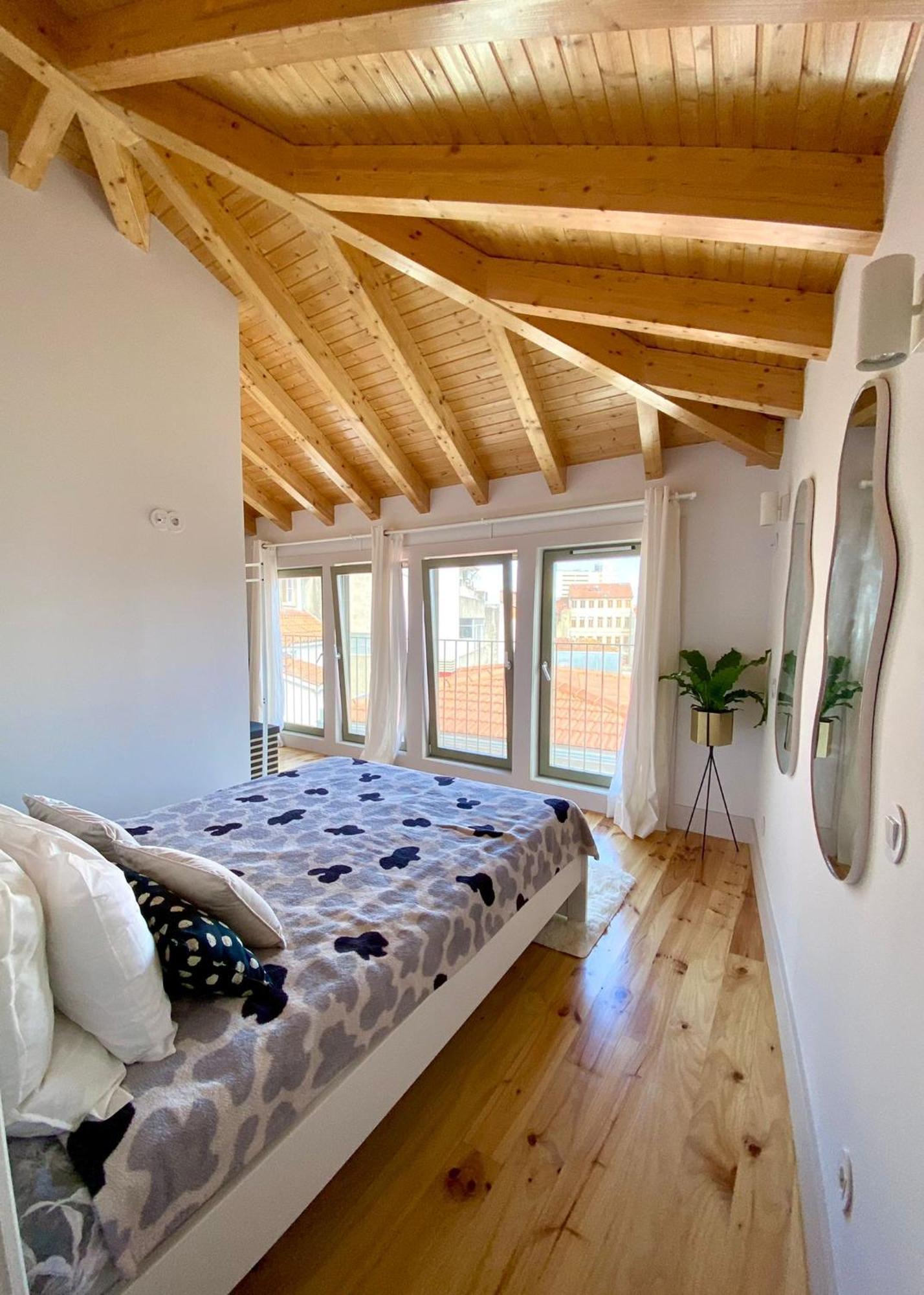 Sky Is The Limit With Ac And Balcony Appartamento